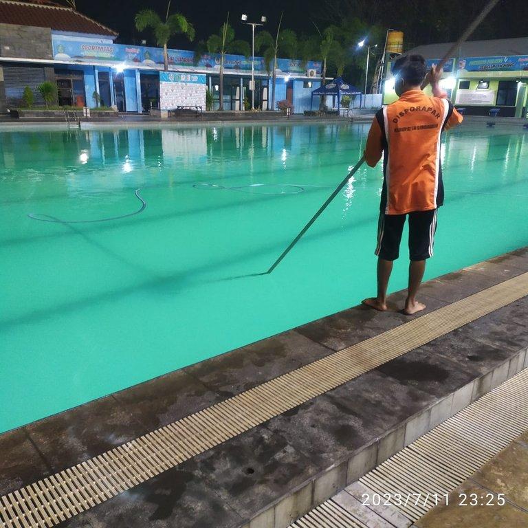 Perawatan Kolam Renang